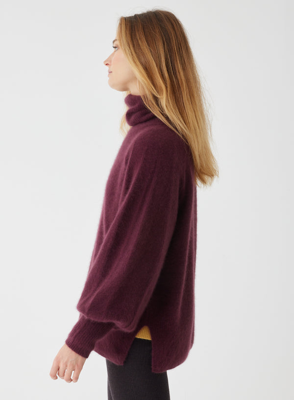 Ultra Soft Long Sleeve Turtleneck With Ribbed Detailed Sleeve