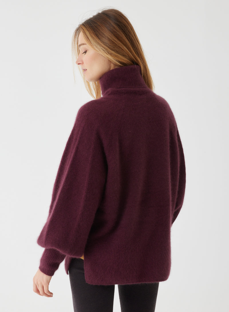 Ultra Soft Long Sleeve Turtleneck With Ribbed Detailed Sleeve