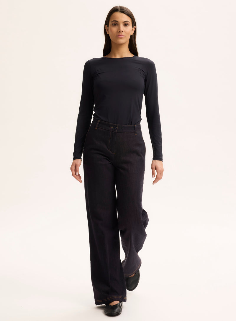 Ultra Sculpting Jersey Long Sleeve Crewneck