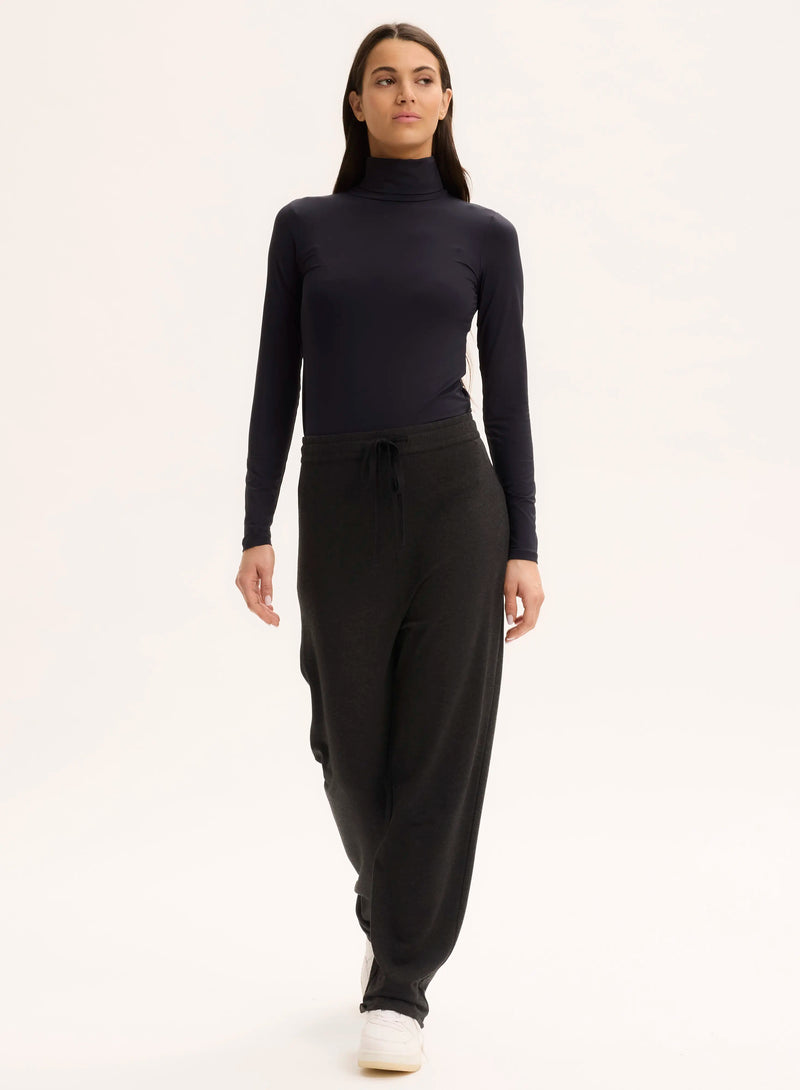 Ultra Sculpting Jersey Long Sleeve Turtleneck