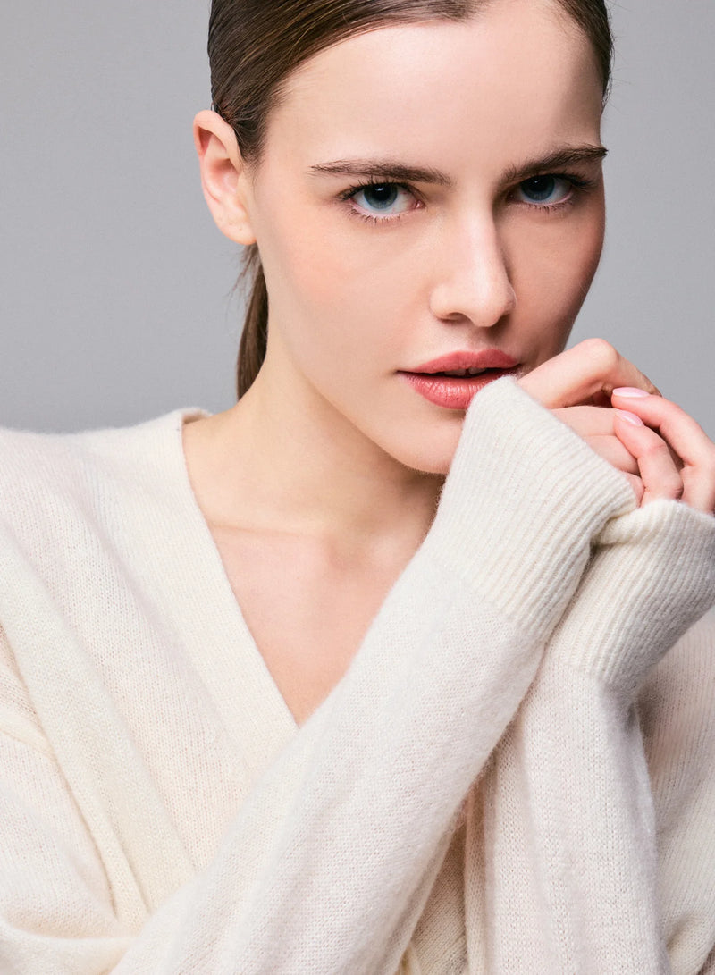 Cashmere Silk V-Neck Cardigan - CARDIGAN - Majestic Filatures North America