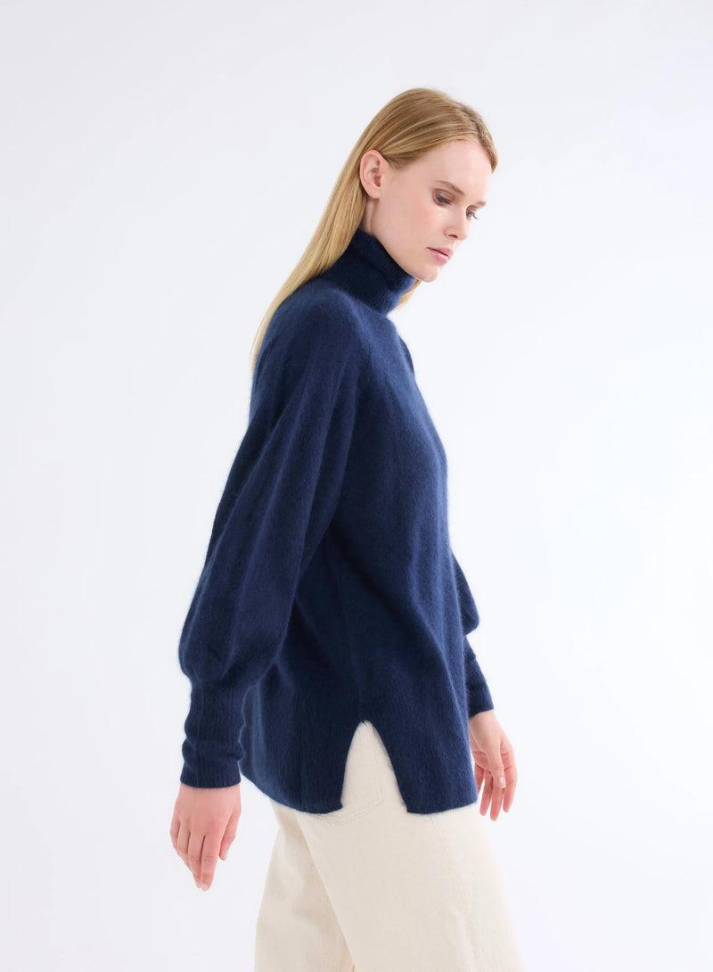 Ultra Soft Long Sleeve Turtleneck With Ribbed Detailed Sleeve