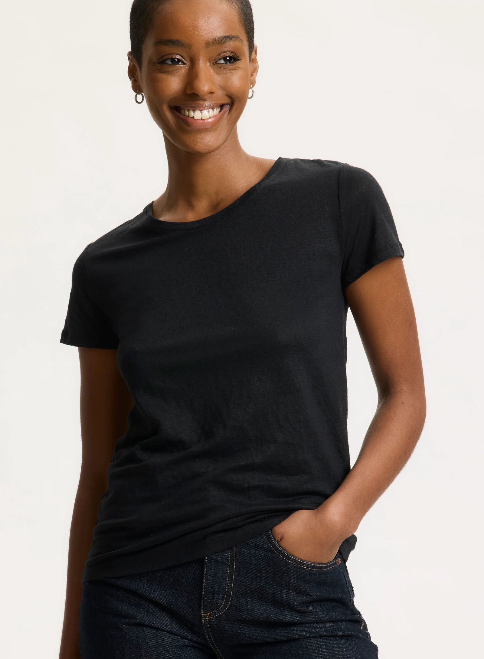 Stretch Linen Short Sleeve Crewneck T-Shirt – Majestic Stretch Linen Short Sleeve Crewneck T-Shirt – Majestic