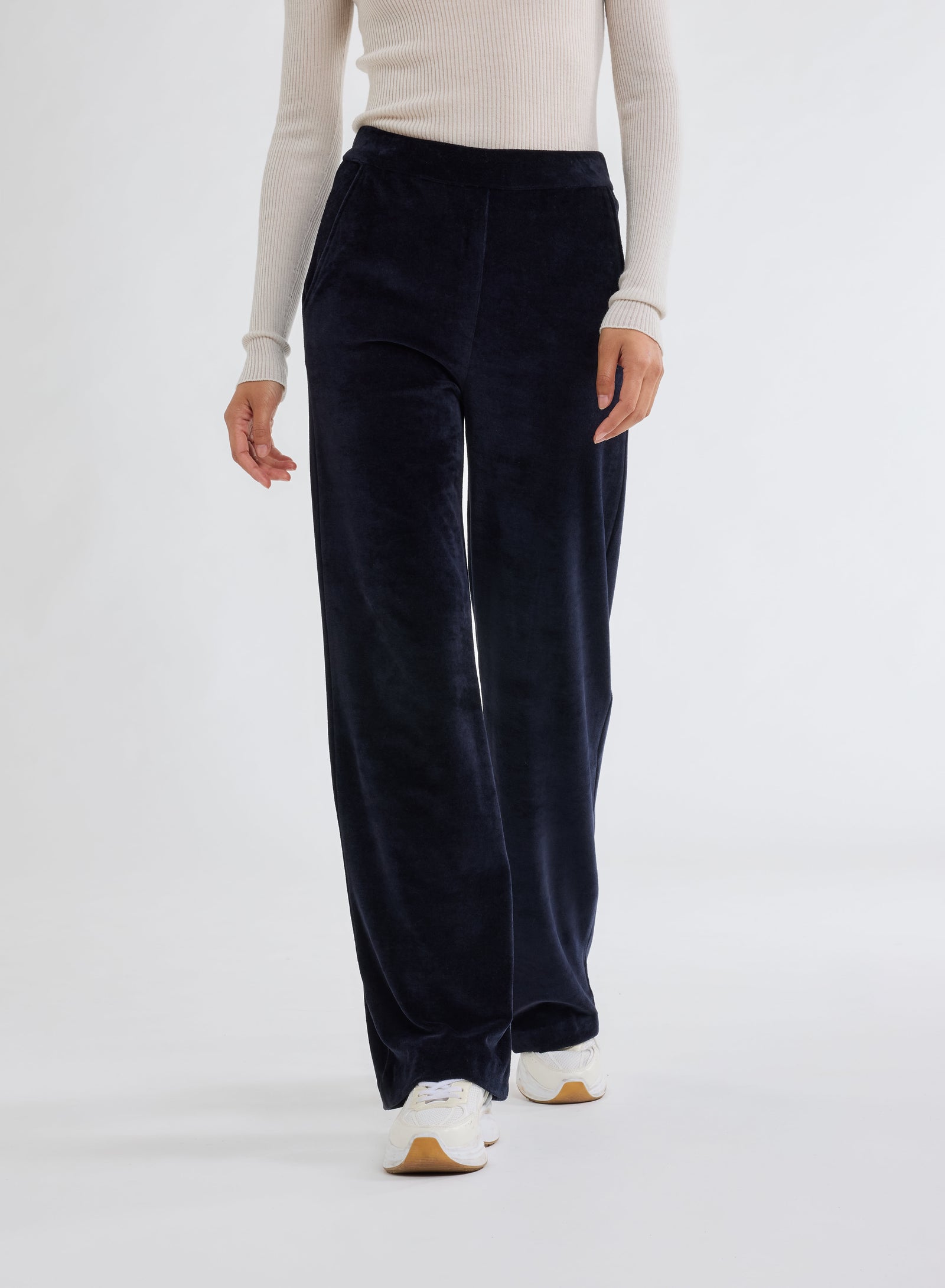 Velour Wide Leg Pant – Majestic Filatures North America
