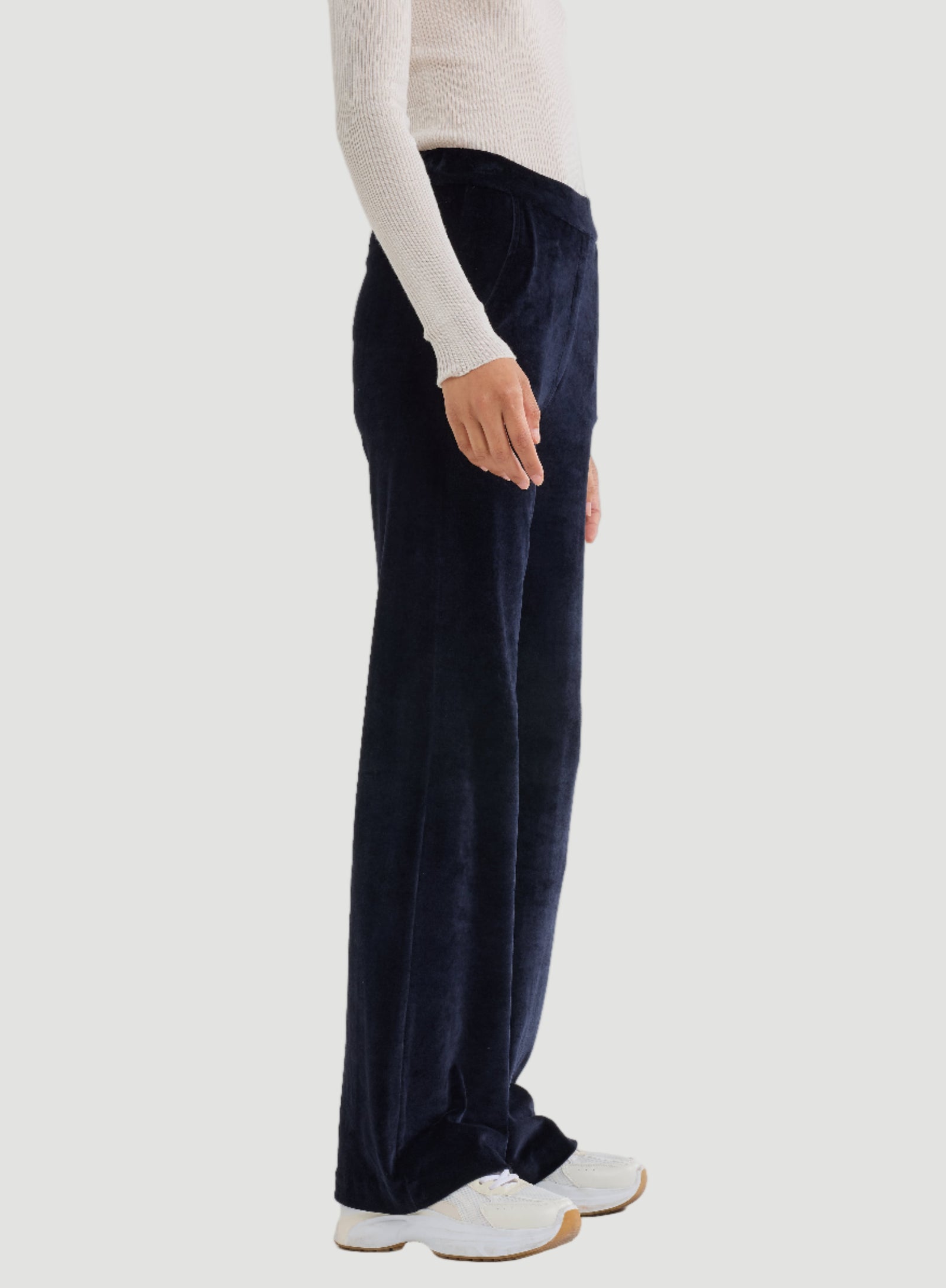 Velour Wide Leg Pant – Majestic Filatures North America