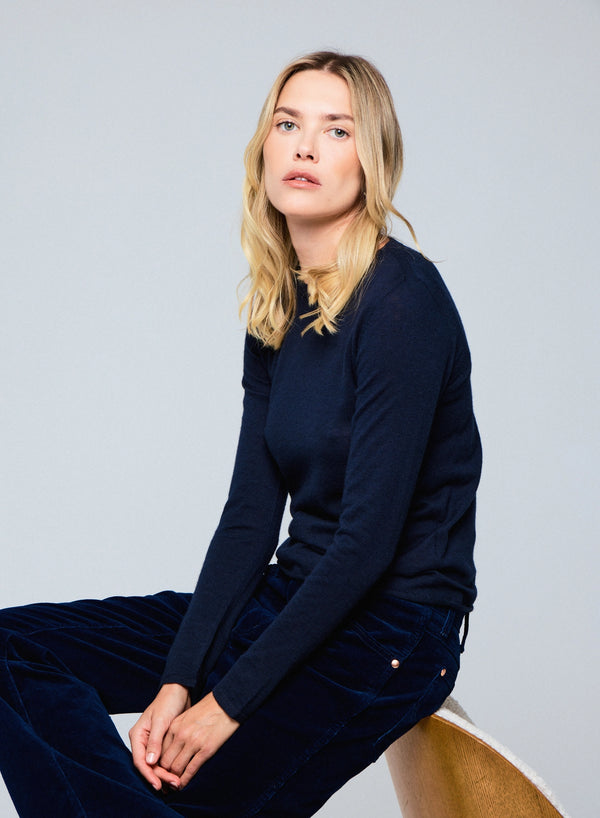 100% Machine Washable Cashmere Long Sleeve Crewneck - CREW L/S - Majestic Filatures North America
