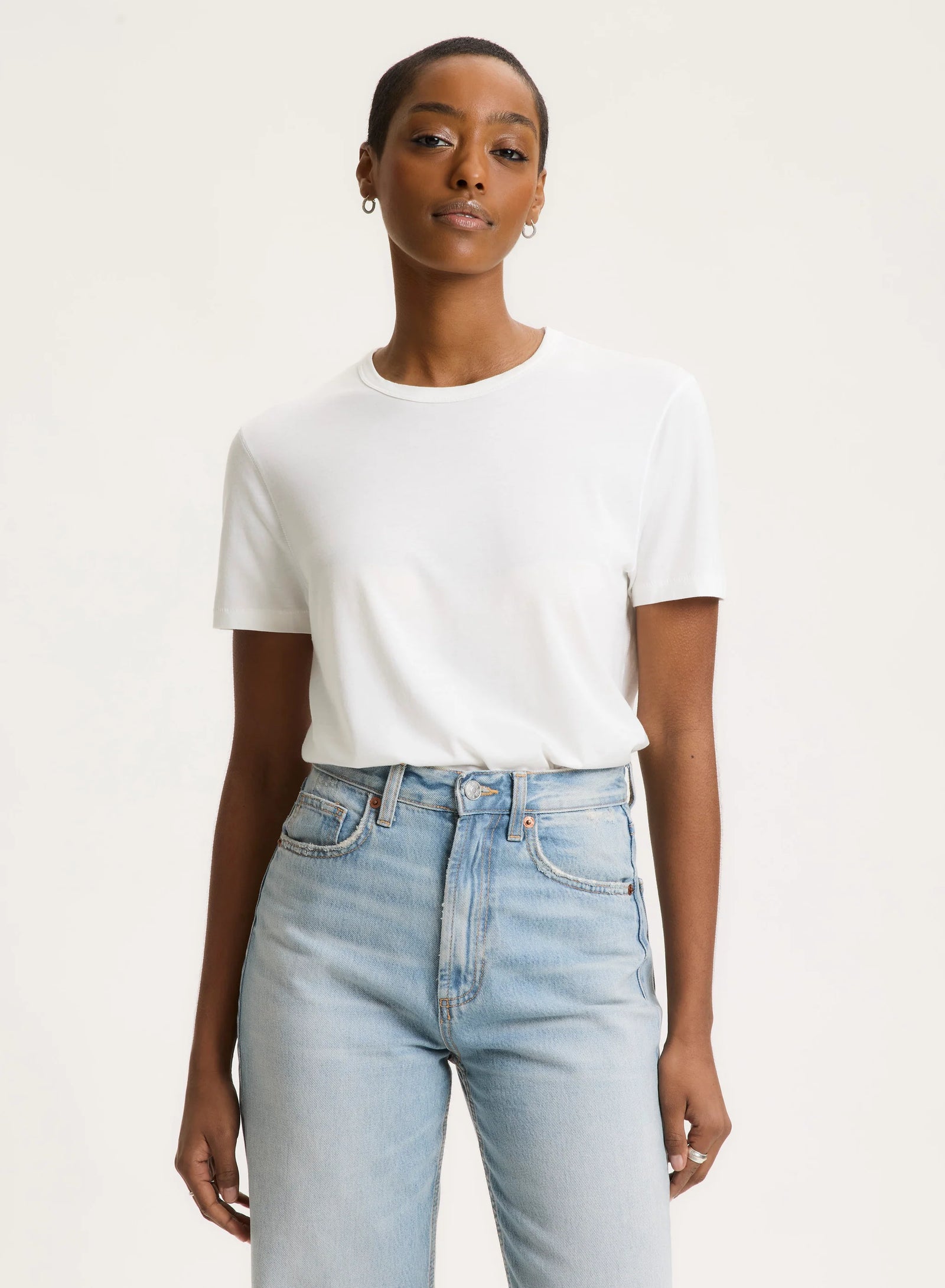 Tシャツ・カットソー MAJESTIC FILATURES Crew-neck T-shirt in silk and cotton Cotton 'Silk Touch' Short Sleeve Semi Relaxed Crewneck T