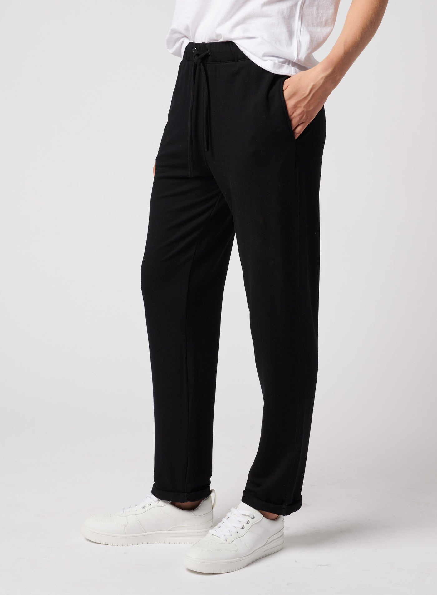 パンツ MAJESTIC FILATURES Trousers with drawstring waist Majestic Filatures Trousers With Drawstring Waist in Natural